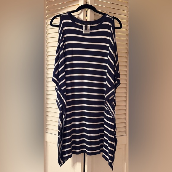 BCBG Navy stripped dress - Picture 4 of 5